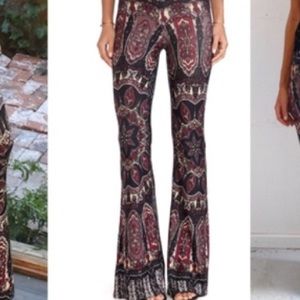 Novella Royale Bells in Dark Dial